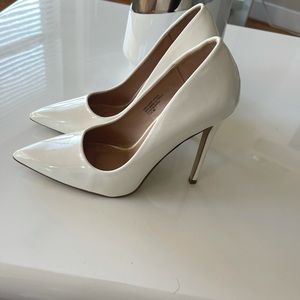 Cute white pumps